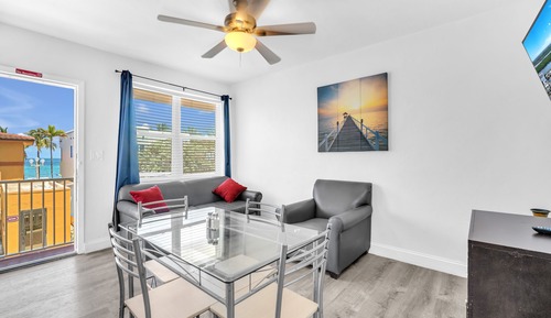 Large Bedroom Apartment Suite