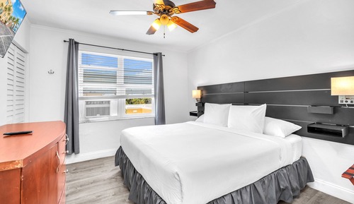 Large Bedroom Apartment Suite