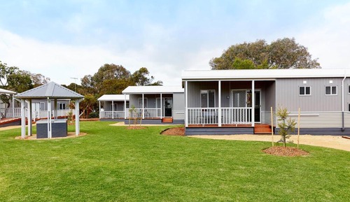 Holiday Cabin Sleeps 6