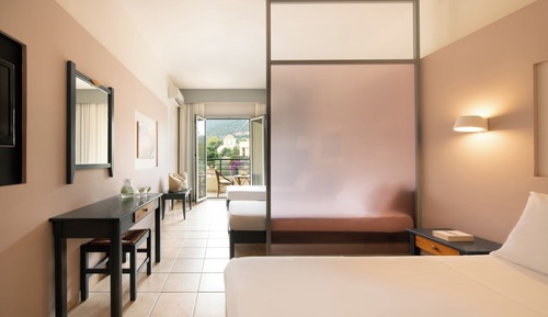 Habitación familiar, vistas al jardín