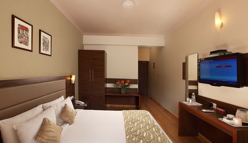 Habitación estándar doble, 1 cama de matrimonio grande, balcón