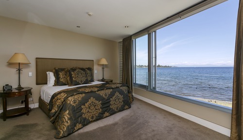 Apartamento de lujo, 3 habitaciones, vistas al lago, junto al lago