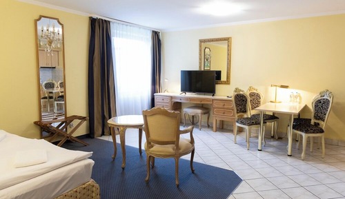 Habitación básica doble (With AC)