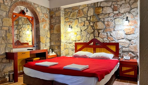 Stone Land View Standard Room