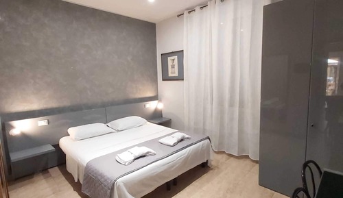 Habitación estándar con 1 cama doble o 2 individuales