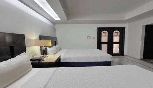 Estudio Deluxe, 2 camas de matrimonio, no fumadores