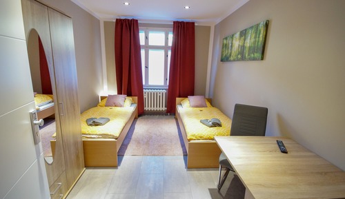 Habitación estándar con 2 camas individuales, baño compartido