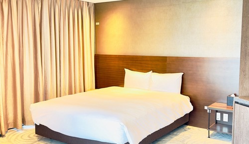 Junior Suite - Side Ocean View