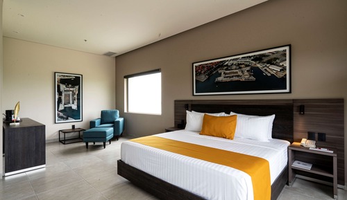 Suite, 1 cama de matrimonio grande, no fumadores, vistas a la montaña parcial al mar