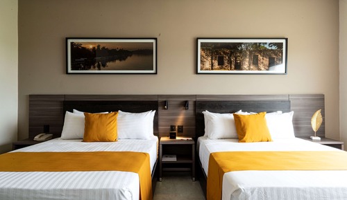 Habitación estándar, 2 camas de matrimonio, no fumadores, vistas a la montaña
