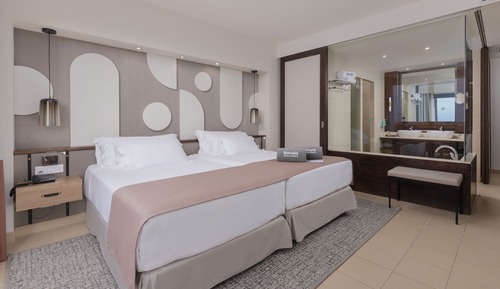 Suite Deluxe, vistas al mar (2 adults + 1 child)