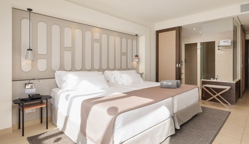 Habitación Deluxe (1 adult + 2 child)