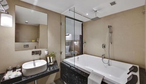 Fern Club Premium Room With Couple Bathtub