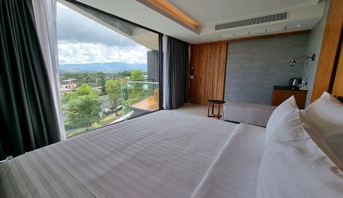 Habitación superior, vistas a la montaña