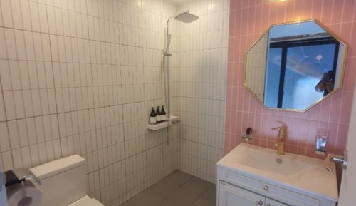 Room (Building B (based on 4 people/maximum)