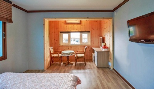 Room (303#)
