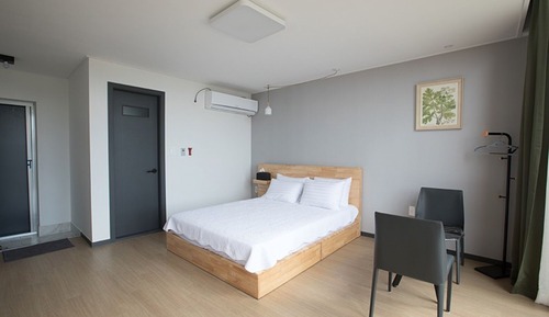 Room (Room5)