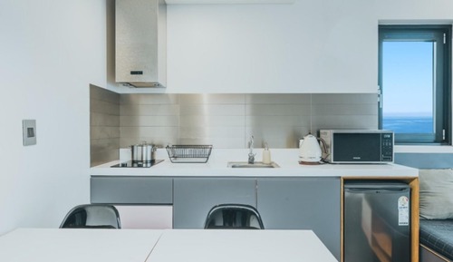 Room (Premium (Random Assignment))