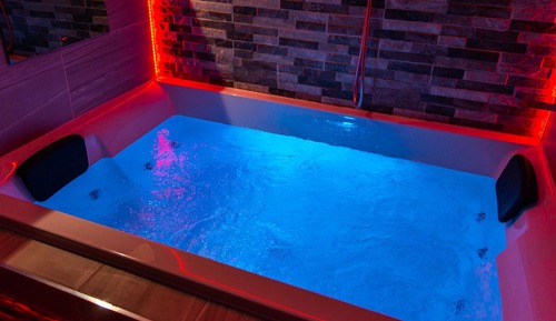 Apartamento ejecutivo, accesible para personas con discapacidad (Jacuzzi - Apartment 1)