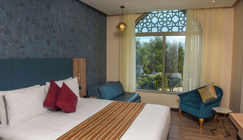 Habitación Deluxe, 1 cama de matrimonio grande, vistas a la ciudad