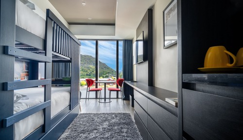 Habitación familiar, varias camas (Family Room, California King)