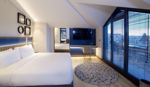 Habitación, 1 cama de matrimonio grande con sofá cama, terraza