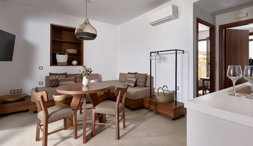 Suite, 1 habitación (Garden and Pool View)