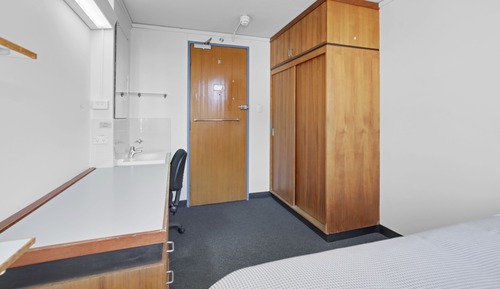 Habitación individual, baño compartido