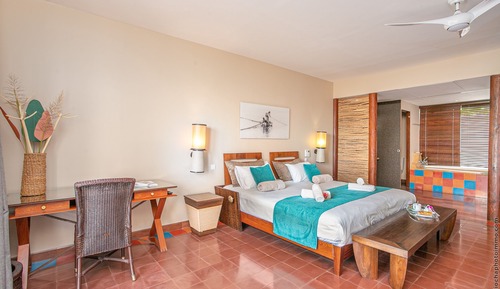 Apartamento, 2 habitaciones, piscina privada, frente al mar