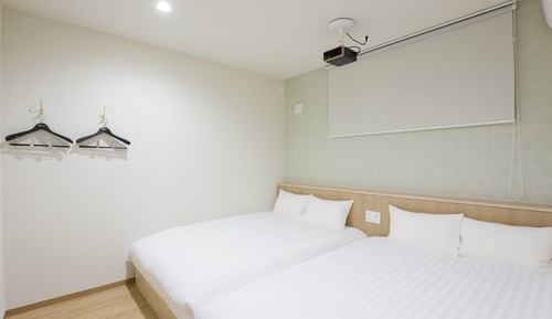 Apartamento familiar, no fumadores, No se admiten mascotas (No-Pet, 6 ppl, Family)