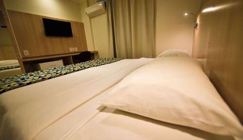 Habitación estándar con 1 cama doble o 2 individuales