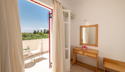 Villa clásica, 2 habitaciones, acceso a la piscina, vistas al jardín