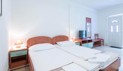 Estudio (Deluxe Studio Apartment)