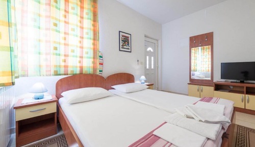 Estudio (Deluxe Studio Apartment (2 Adults))