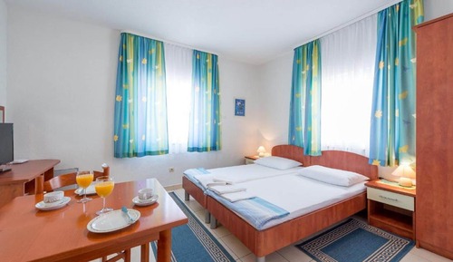 Estudio (Superior Studio Apartment with Terrac)