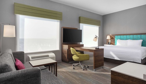 Estudio, 1 cama de matrimonio grande, frigorífico y microondas (Wet bar)