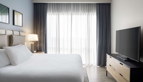 Suite, 1 cama de matrimonio grande, en esquina (2 Room)