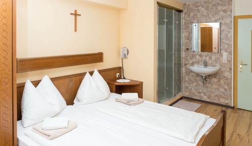 Habitación económica doble, 1 cama de matrimonio grande