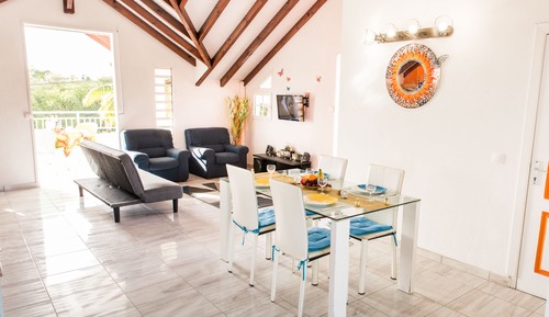 Apartamento familiar, 2 habitaciones, terraza, en la zona del jardín