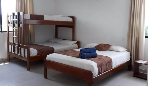 Habitación cuádruple estándar