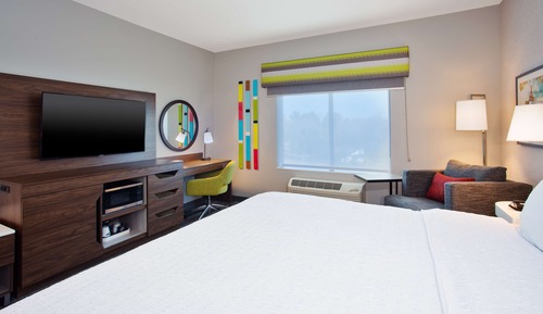 Habitación, 1 cama de matrimonio grande, frigorífico y microondas