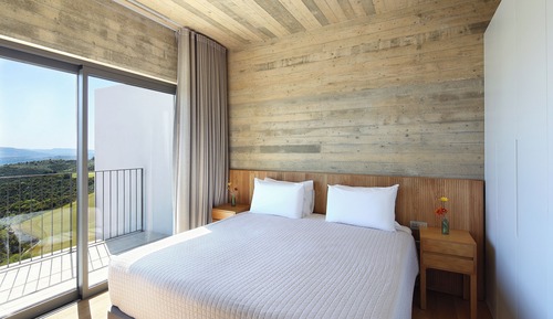 Ezousa Executive Suite