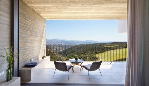 Ezousa Luxe Duplex Suite