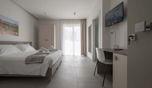 Habitación superior con 1 cama doble o 2 individuales