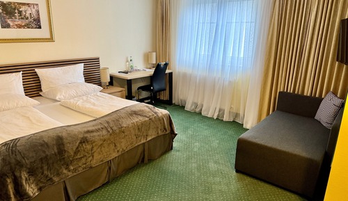 Habitación básica con 1 cama doble o 2 individuales