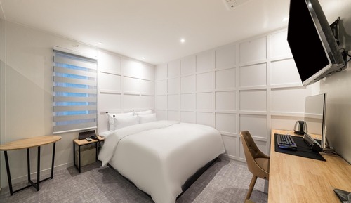 Room (Standard (Gustopper Bed LG Smart UHD5)