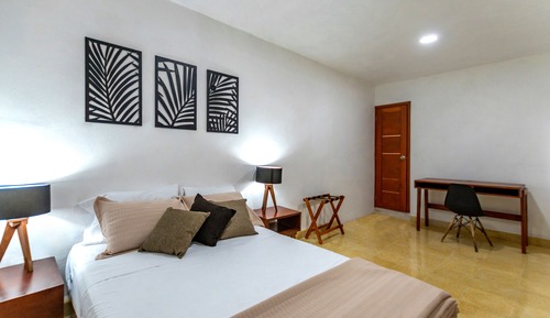 Habitación Deluxe, 1 cama de matrimonio, no fumadores, baño privado