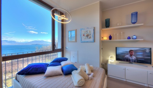 Estudio de luna de miel, vistas al lago, junto a la montaña (Suite on The Lake)