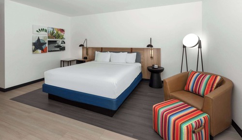 Suite, 1 cama de matrimonio grande, no fumadores (Accessible Tub with Grab Bars)