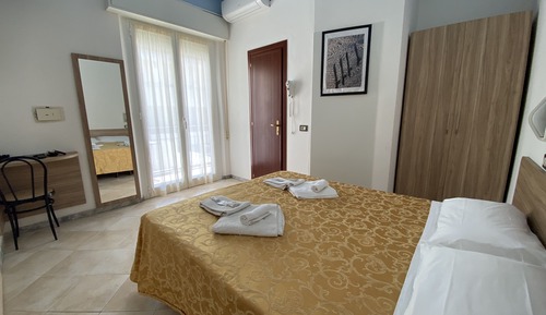 Habitación estándar doble, 1 cama doble, balcón